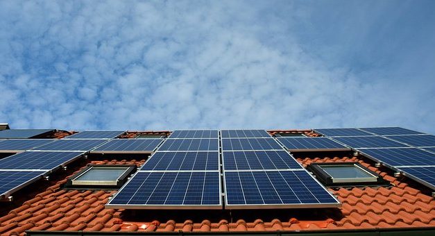 Bartoš: solární panely lze stavět bez stavebního povolení. Další zjednodušení ještě chystáme