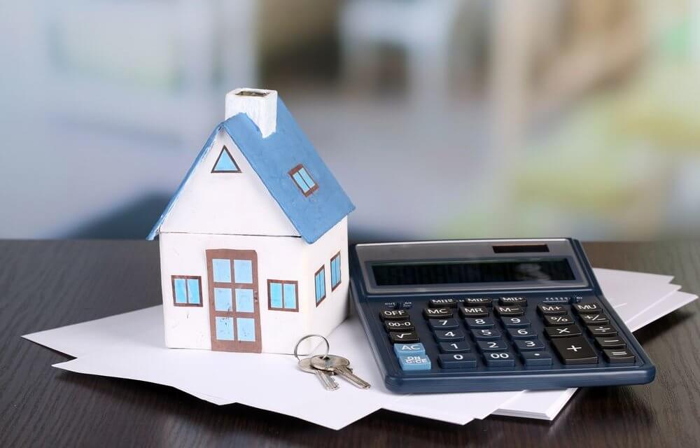 Lidé si na bydlení letos půjčují o čtvrtinu méně než vloni. Peníze nejčastěji využívají na rekonstrukce a stavbu nového obydlí