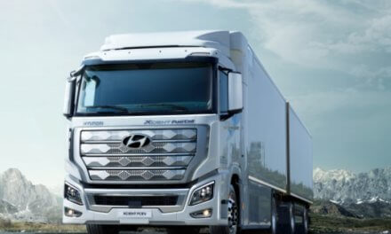Flotila nákladních vozidel Hyundai XCIENT Fuel Cell s palivovými články překročila hranici jednoho milionu ujetých kilometrů