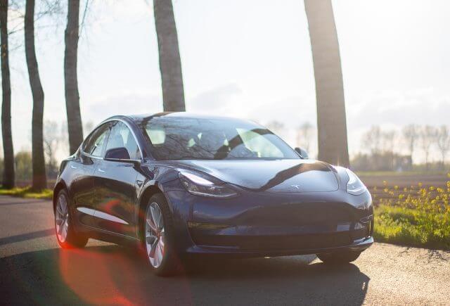Carsharing HoppyGo nabízí kompletní portfolio elektromobilů Tesla