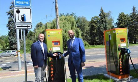 Ostrava má pět nových rychlodobíječek pro elektromobily, dvě přímo před krajským úřadem
