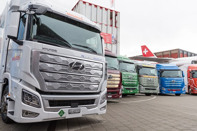 Hyundai Motor expanduje na globální trh užitkových automobilů předáním prvních nákladních vozidel XCIENT Fuel Cell evropským zákazníkům