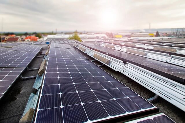 Počty připojených fotovoltaik lámou rekordy. Zájem domácností se oproti loňsku zdvojnásobil a stále roste