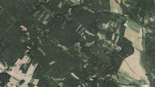 V jižních Čechách se za pět let vykácelo přes 22 tisíc hektarů lesa. Land use umí ukázat i mizející sady či novou zástavbu