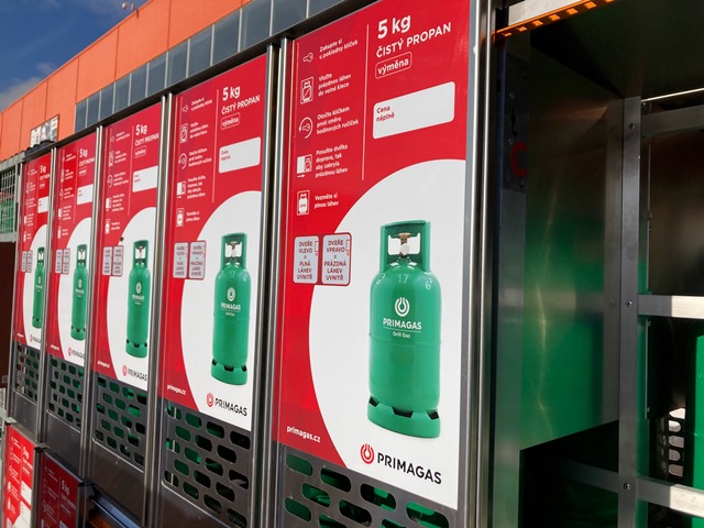 Nákup plynových láhví usnadní nové „plynomaty“. Primagas instaloval první dva v Praze Štěrboholech a v Havířově