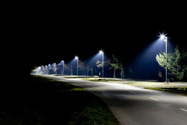 Zelená změna svítí na lepší časy: LED sníží uhlíkové emise i náklady za energie