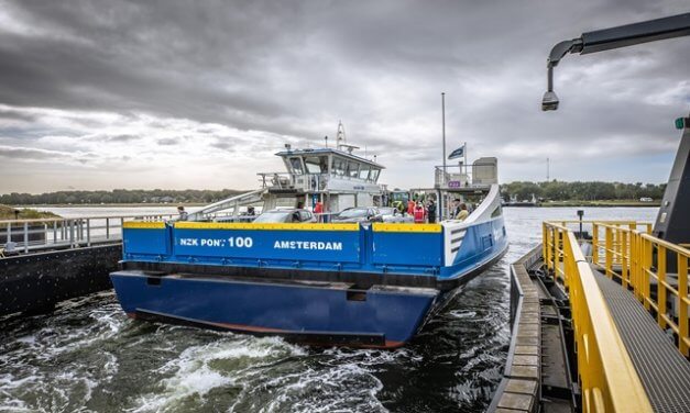 Technologie ABB zajišťují rychlé nabíjení nových, elektřinou poháněných trajektů v Amsterdamu