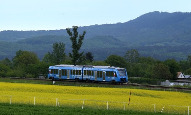 Vodíkový vlak Coradia iLint společnosti Alstom úspěšně ujel 1 175 km bez doplnění vodíkové nádrže a zdolal tak světový rekord
