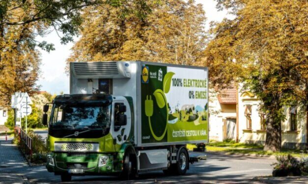 Lidl jako první obchodní řetězec v ČR využívá plně elektrické nákladní vozidlo pro zásobování svých prodejen