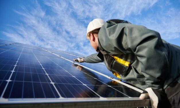Zájem o fotovoltaiku nepolevuje. Češi nakupují hlavně v Polsku