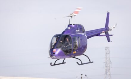 Bell 505 se stal prvním jednomotorovým vrtulníkem na světě, který létá na 100% udržitelné letecké palivo