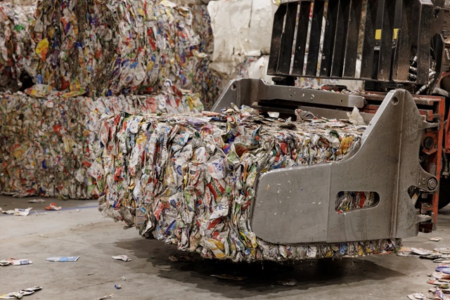 Jedno z hlavních evropských center pro recyklování nápojových kartonů zahájilo provoz s podporou společností Tetra Pak a Stora Enso