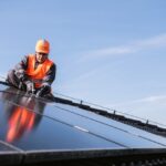 Nová éra domácí energetiky: Proč fixní ceny elektřiny přestávají dávat majitelům solárů smysl
