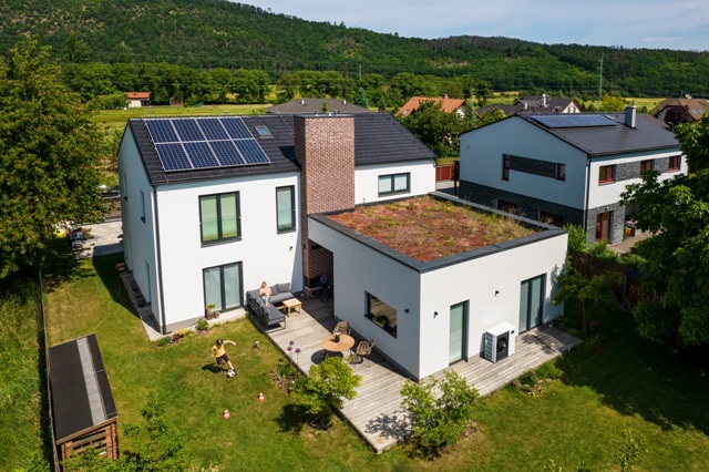 ČEZ Prodej snižuje cenu fotovoltaiky s baterií o 100 000 korun