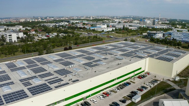 PRAKAB uvedl do provozu jednu z největších fotovoltaických elektráren v Praze