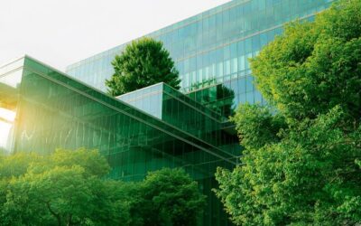 Digitální a elektrická řešení mohou snížit uhlíkovou stopu v kancelářských budovách až o 70 %, ukazuje výzkum Schneider Electric
