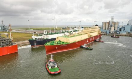 Milník: do Eemshavenu připlula 100. loď s LNG. Plyn pro Česko jich přivezlo 37