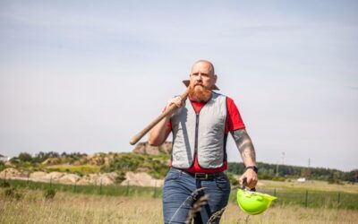 Chladicí vesta a doplňky pracovního oblečení Würth usnadňují práci na stavbě v horkém počasí