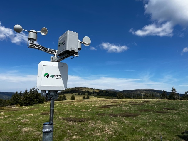 Chytré meteostanice v Jeseníkách sledují dopady klimatické změny i aktuální počasí na hřebenech pro turisty