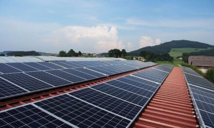 Chytrý fotovoltaický střídač, který díky AI ohlídá i bezpečnost instalace