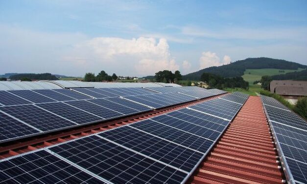 Chytrý fotovoltaický střídač, který díky AI ohlídá i bezpečnost instalace