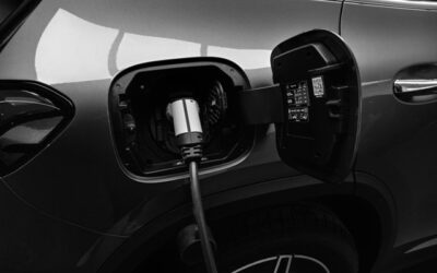 Nabíjíte doma elektromobil? Víte, že můžete čerpat dotaci a máte nárok na speciální tarif od dodavatele elektřiny?