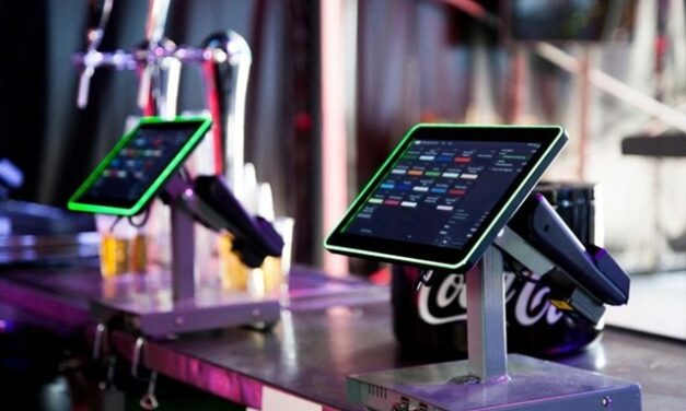 Dotykové displeje se stávají standardem v kancelářích, retailu i restauracích. Prosazují se hlavně ty odolné a snadno propojitelné s dalšími systémy