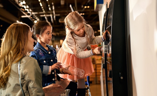 Nově zálohuje už i Polsko. Česko zůstává jedinou středoevropskou zemí bez zálohového systému pro PET lahve a plechovky
