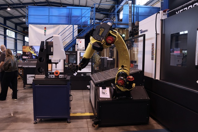 Profika předvedla nové stroje i adaptovanou robotickou buňku, návštěvníci se zajímali o automatizaci
