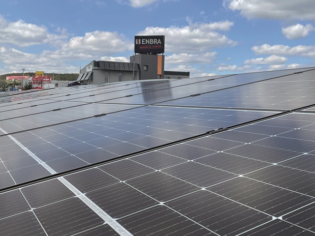 Voda jako přehlížené úložiště energie. Přebytečná elektřina ze střechy může skončit v bojleru nebo akumulační nádrži